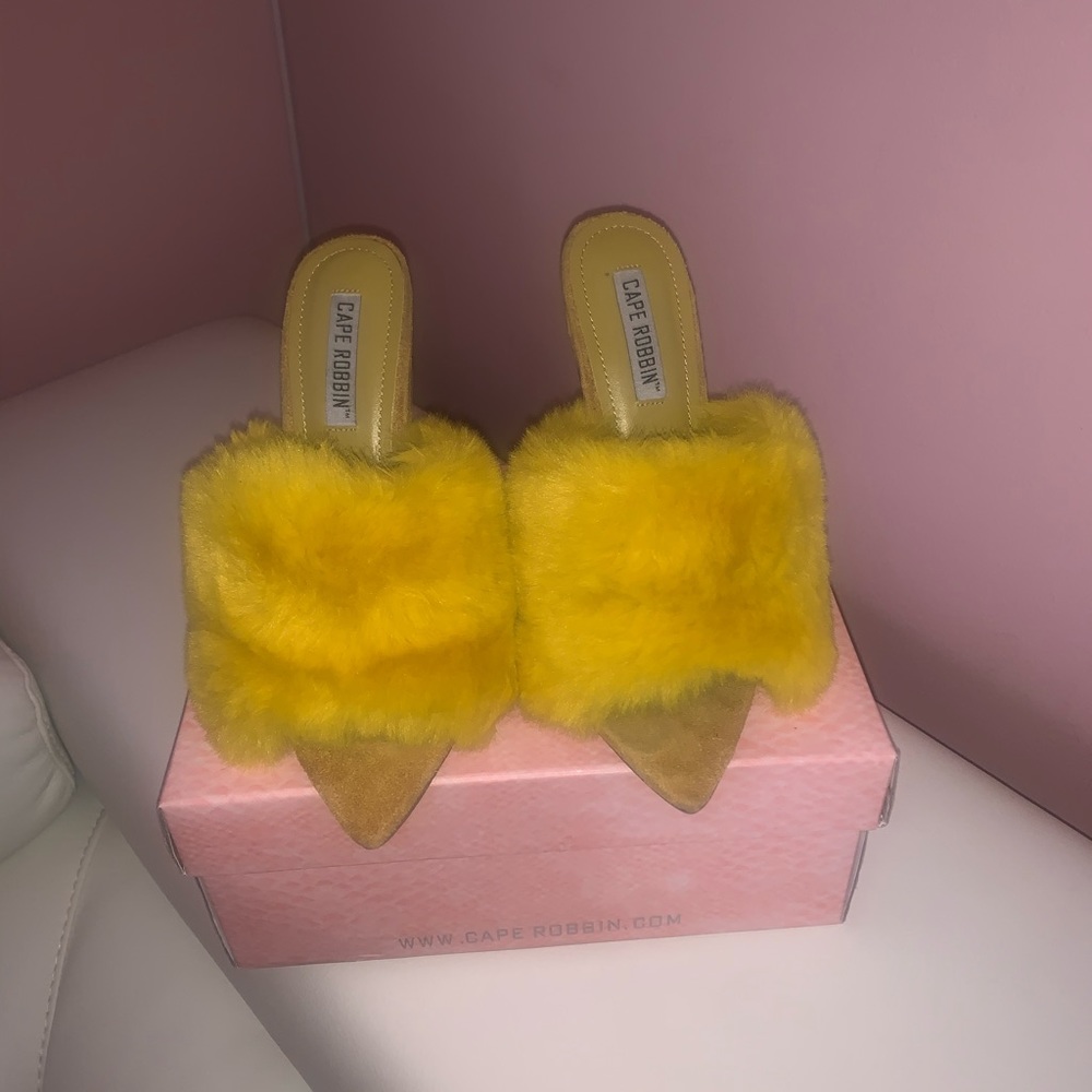 Cape Robbin musturd fur heels